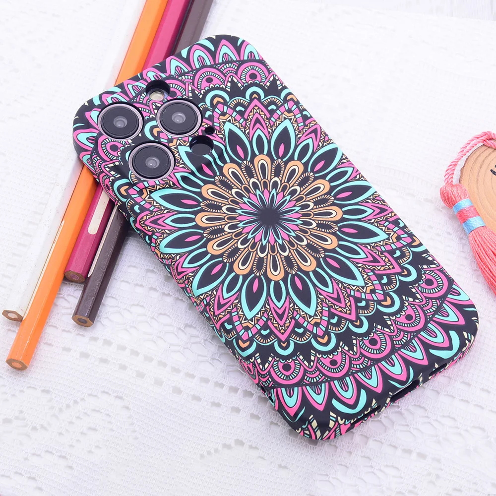 

Luminous Phone Case For iPhone 12 Pro Mandala Embossing Silicone Cover For iPhone 15 12 13 14 Pro Max Noctilucent Soft Shell