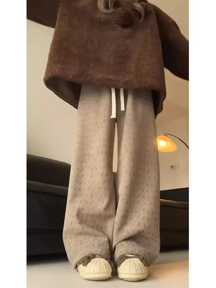 Вельветовые широкие брюки зимние утепленные драпированные с высокой талией и