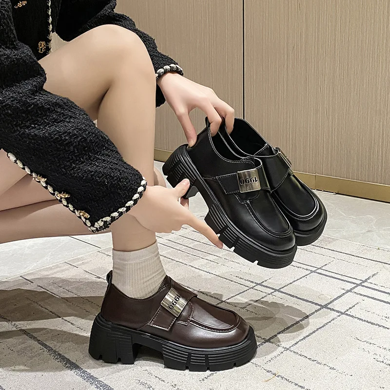 Обувь Кроссовки на платформе Женская мода 2025 года толстой подошве Новые