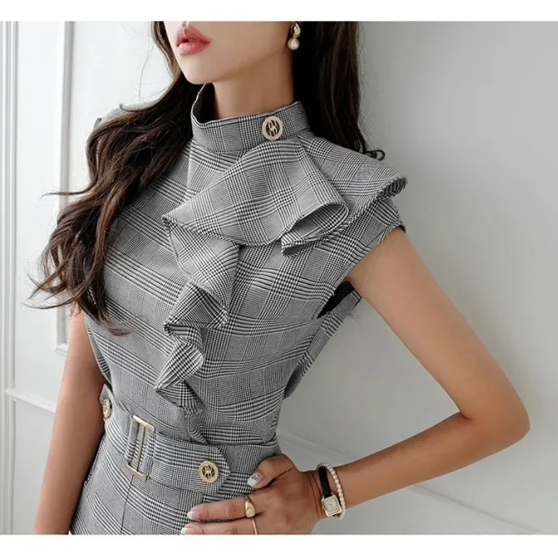 Женские летние шорты в полоску с круглым вырезом без рукавов оборками высокой