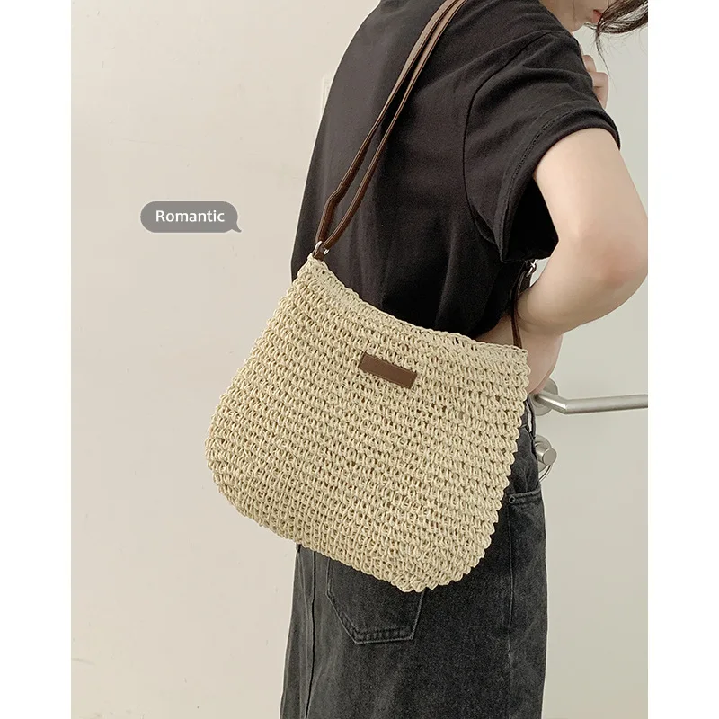 

Women's Commuter Crossbody Woven Bag Fashion Summer Beach Bag Large Capacity Paper Rope Crochet Needle Rustic Wind Straw Bag