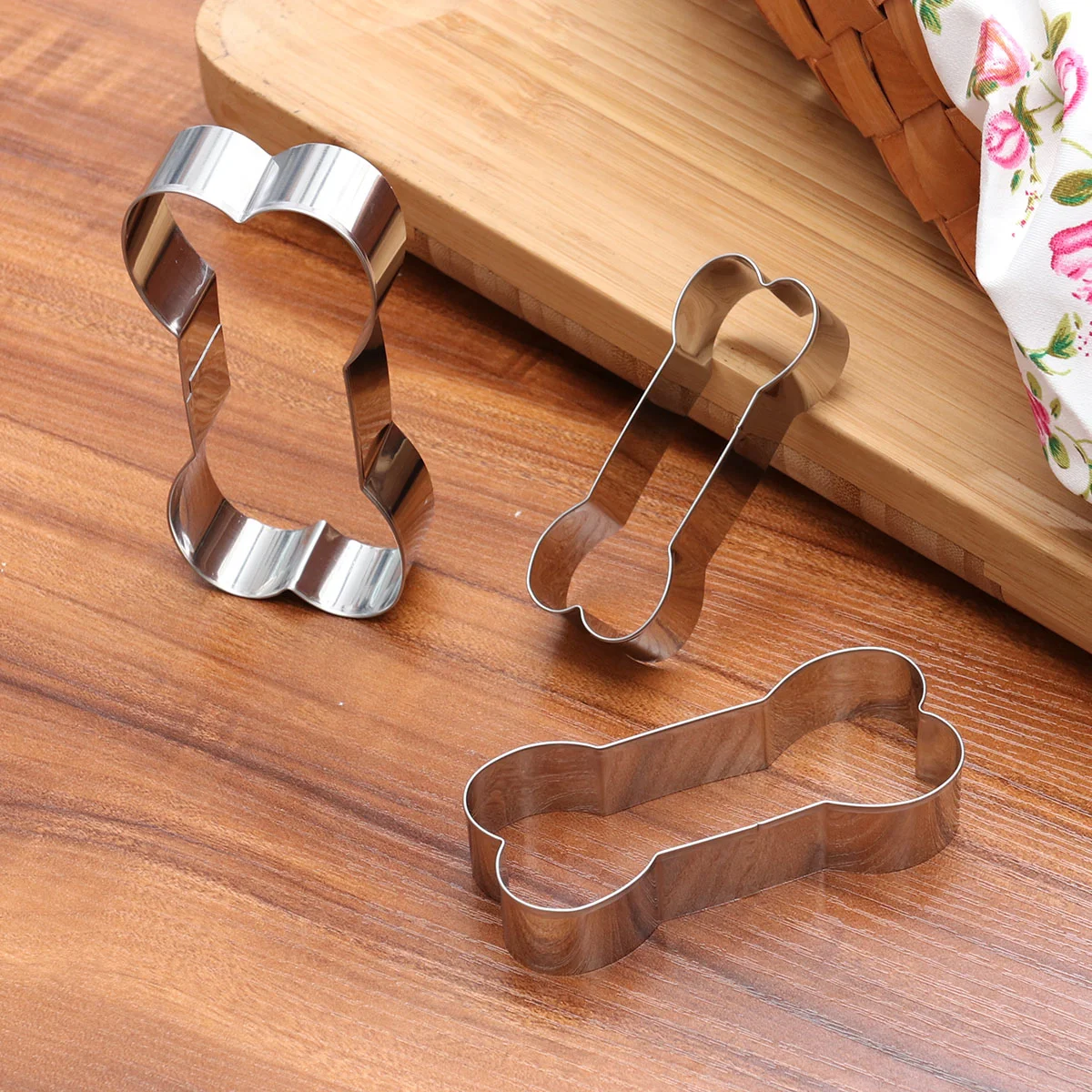 

3 Pcs Cookie Bone Shaped DIY Stainless Steel Baking Tool Baking Accessory Baking Molds for Home Party