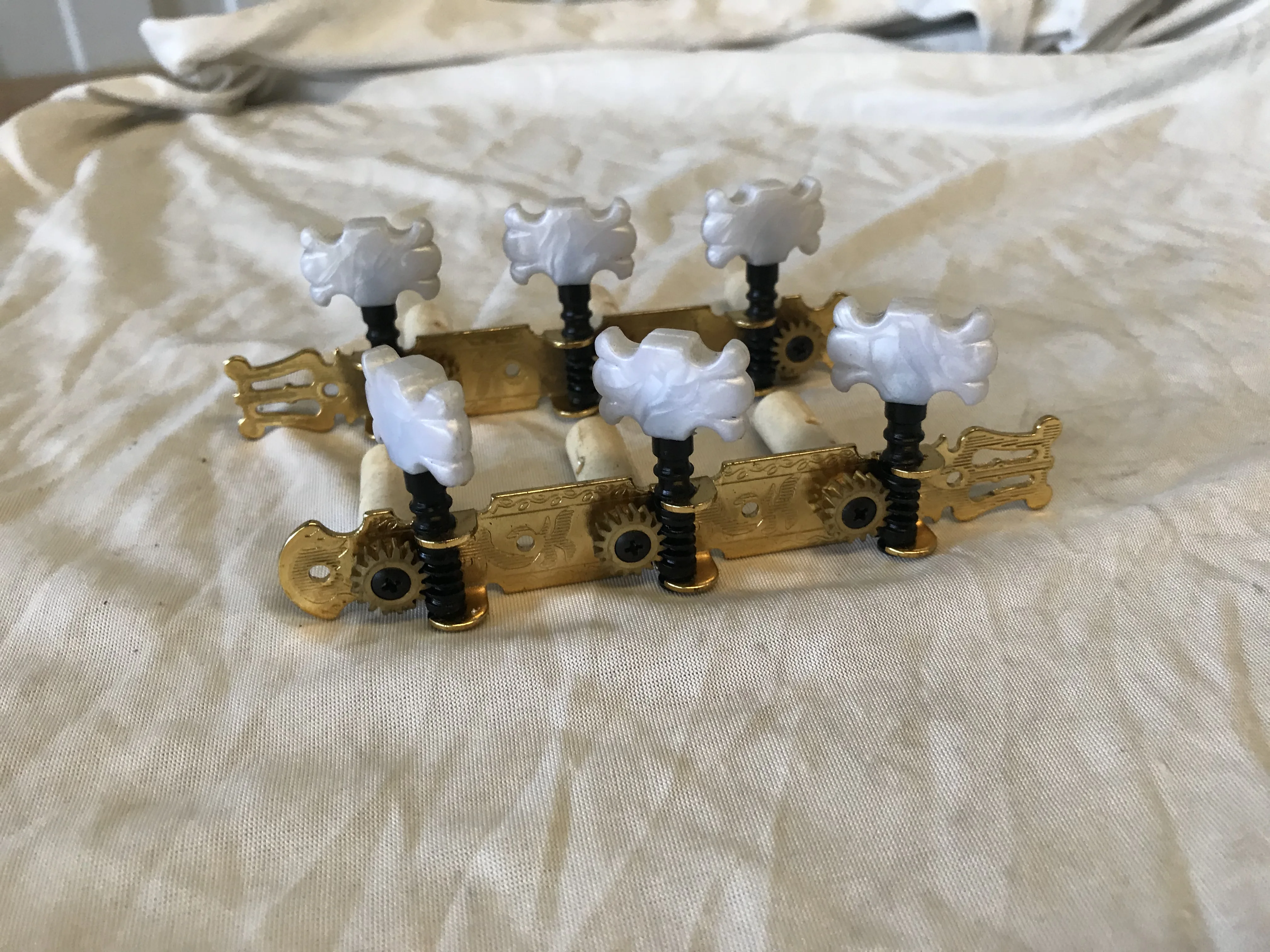 

Прибор для классической гитары, 3 + 3 игры, ключи, удочки