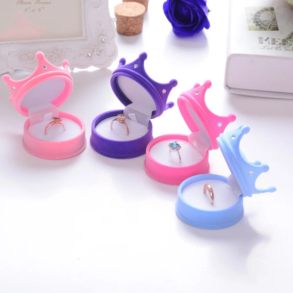 

Креативная Изысканная бархатная коробка с короной и кольцом, ожерелье, ювелирный чехол, парные подарки, демонстрация свадебных обручений, к...