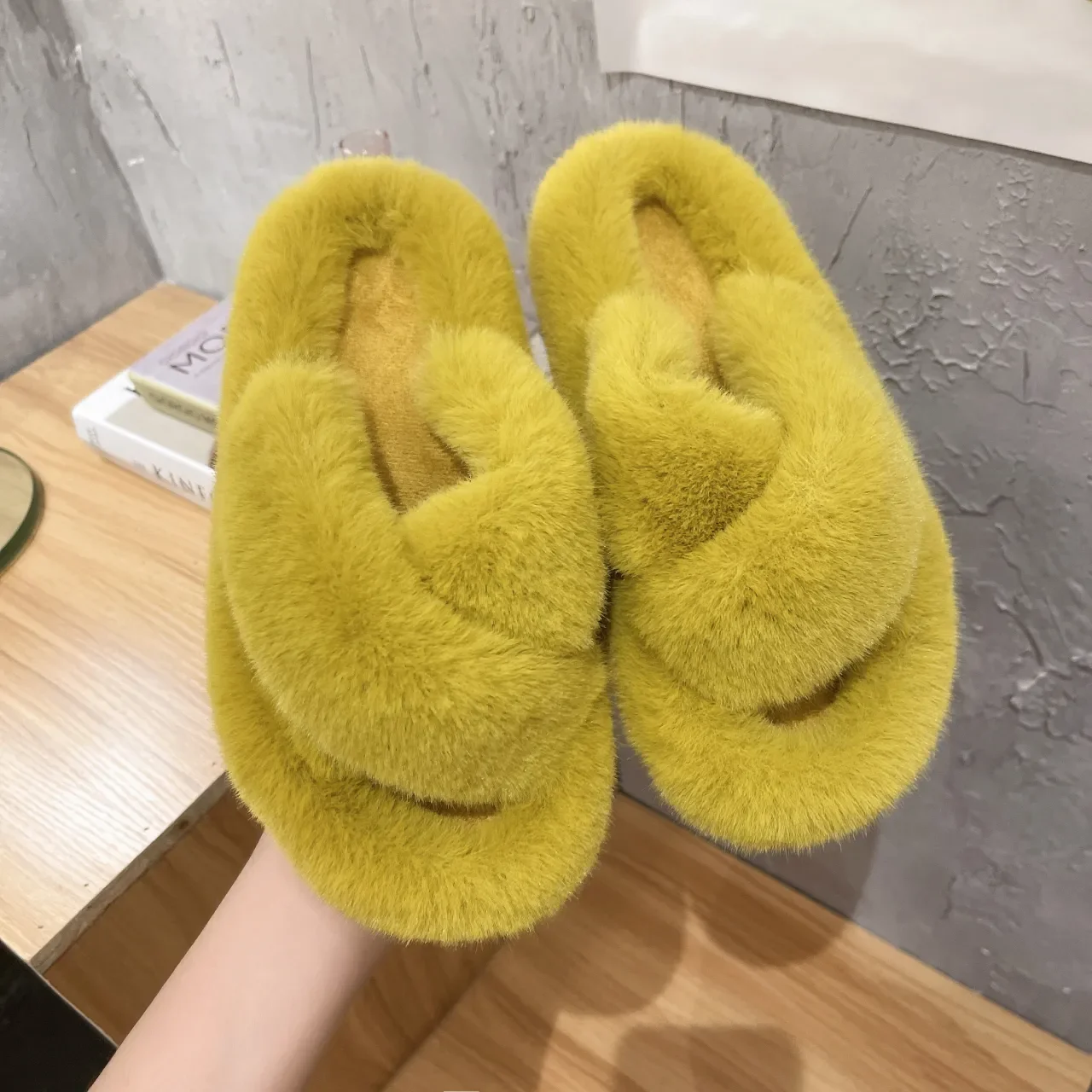 

2023 fall Furry Winter Home Slippers Women Fur Slides Plush Ladies Shoes House Fluffy House Fuzzy Slippers zapatos de mujer