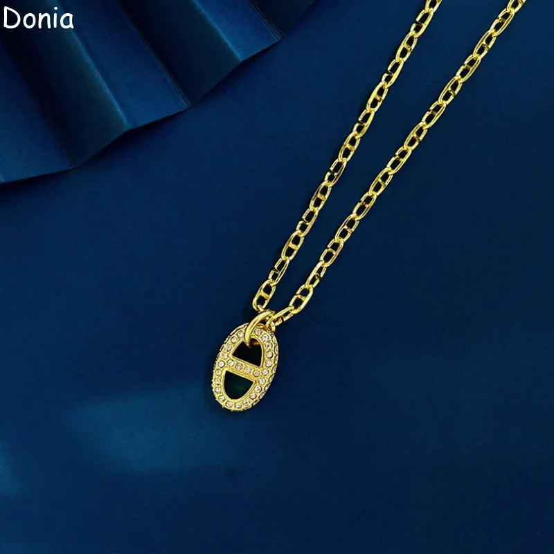 

Donia Jewelry Fashion Full Rhinestone Pig Nose Titanium Steel Micro-Inlaid Zircon OT Buckle Necklace Personalized Luxury Pendant