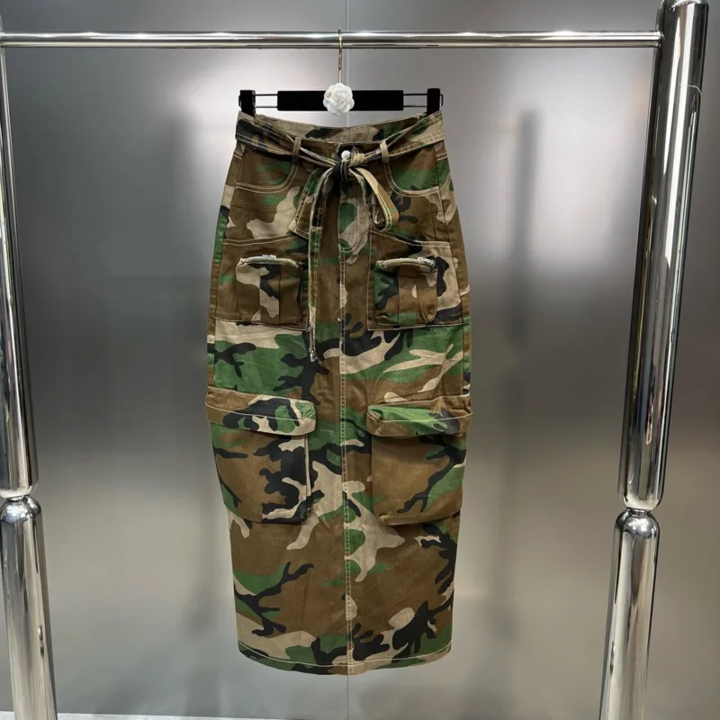 

BORVEMAYS Personality Camouflage Contrasting Colors Skirts Denim Loose High Waist 2023 Summer New Pockets Street WZ2646