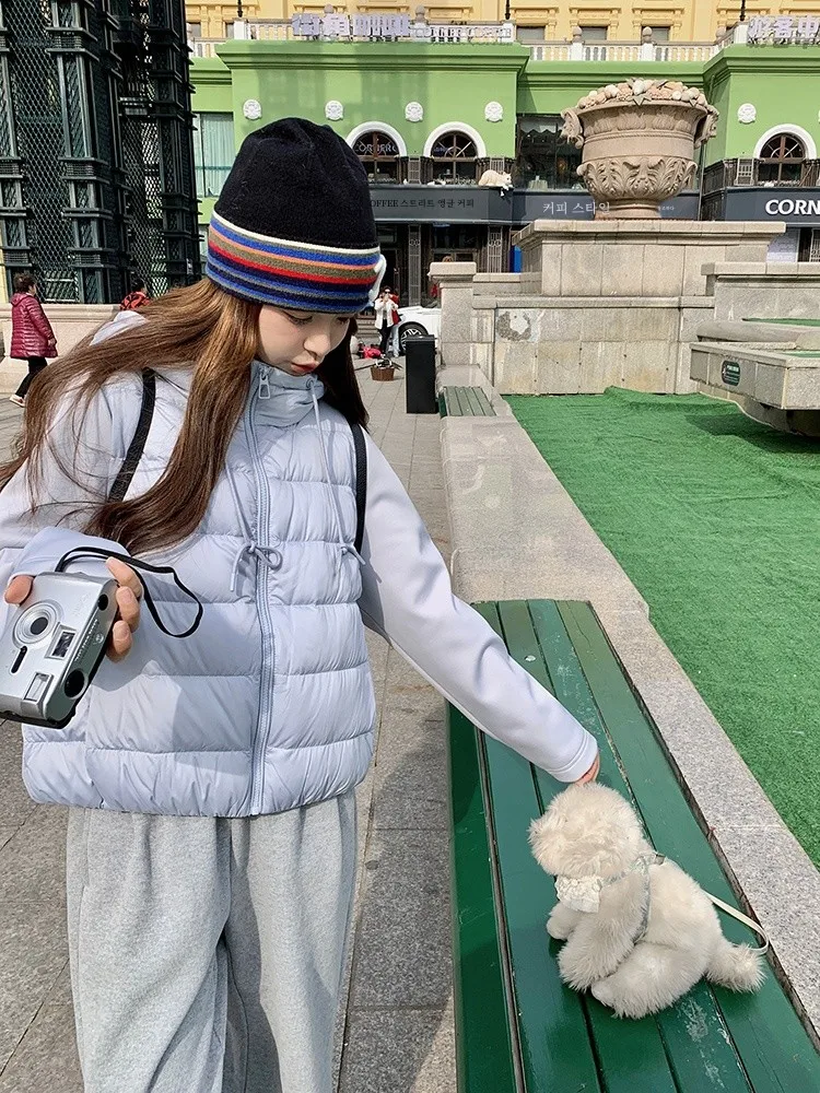 Синий короткий тонкий искусственный пуховик из двух предметов женская зима 2024