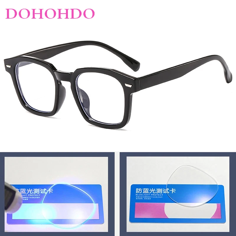 Классические очки в маленькой оправе с квадратными заклепками женские