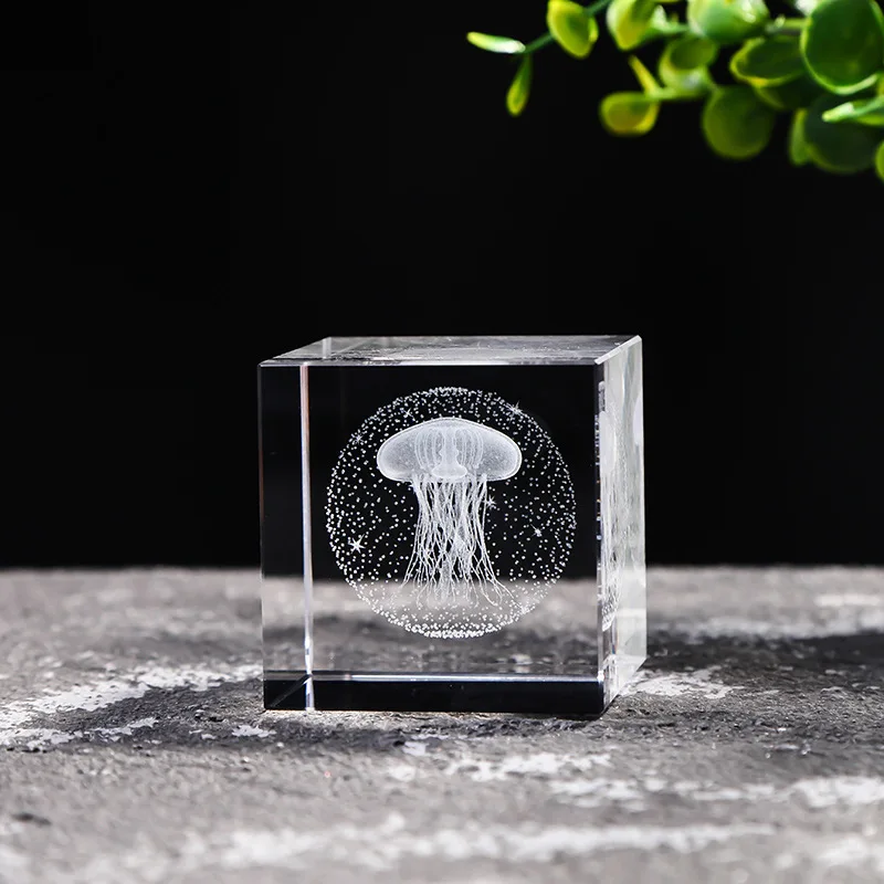 

1piece Cubic Crystal Carved Jellyfish, Whales, Dolphins, Clover, Dandelion,Desktop Creative Gift Ornaments 40x40x40mm