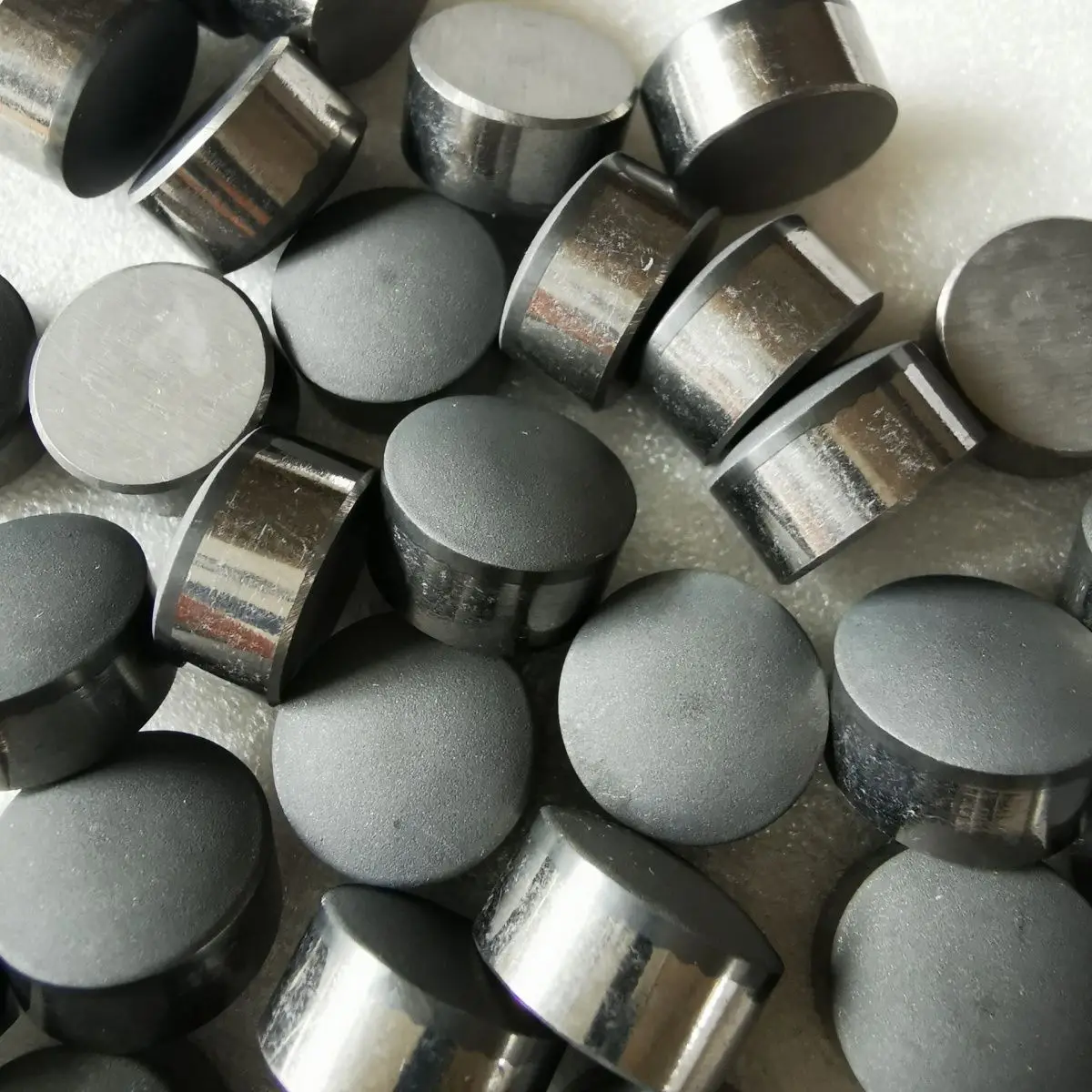 

High-quality diamond composite sheet 1308 spherical sheet drilling drill bit geological exploration coal mine stone