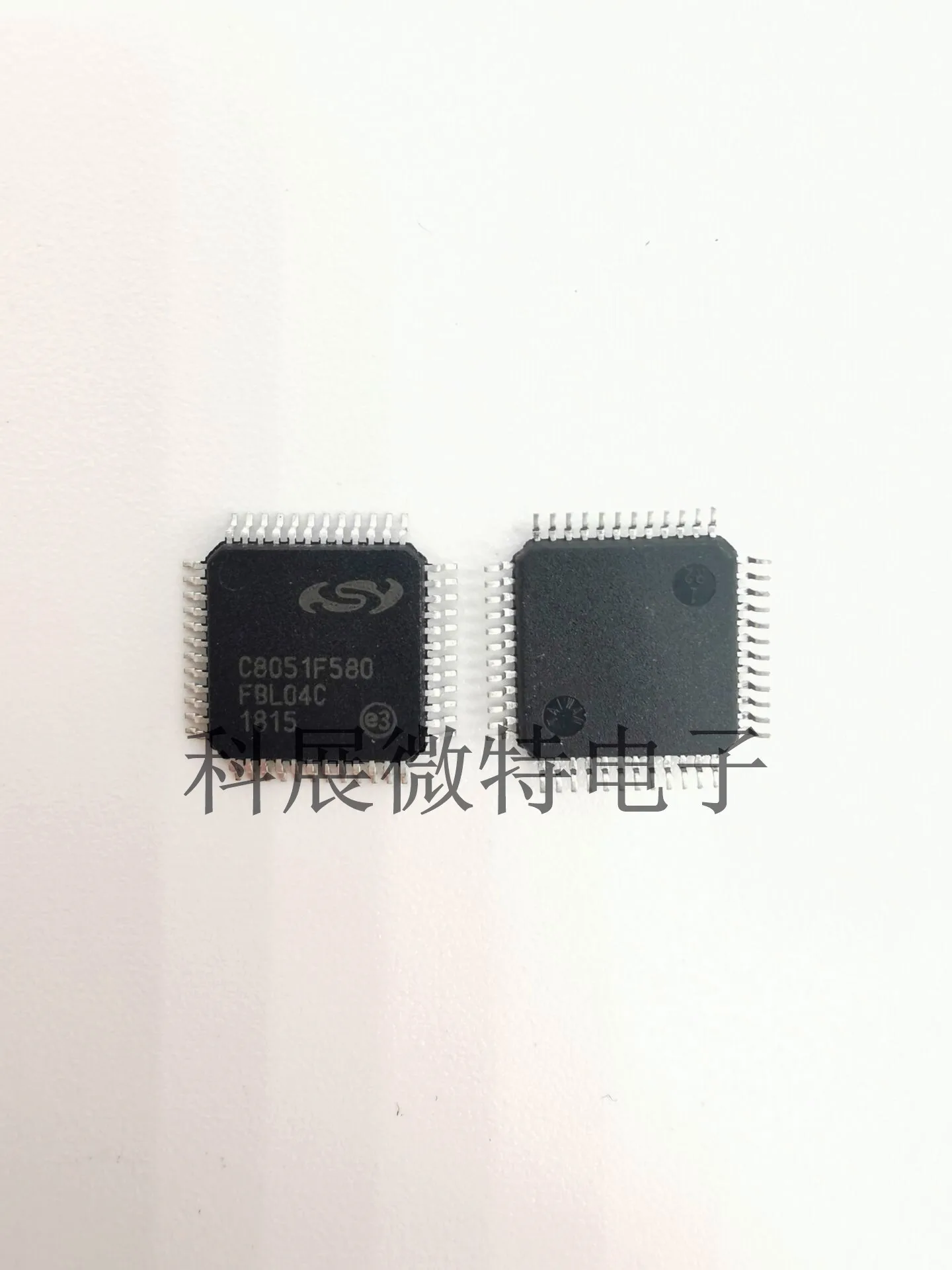 

C8051F580-IQR C8051F580 LQFP-48 встроенный чип оригинальный новый