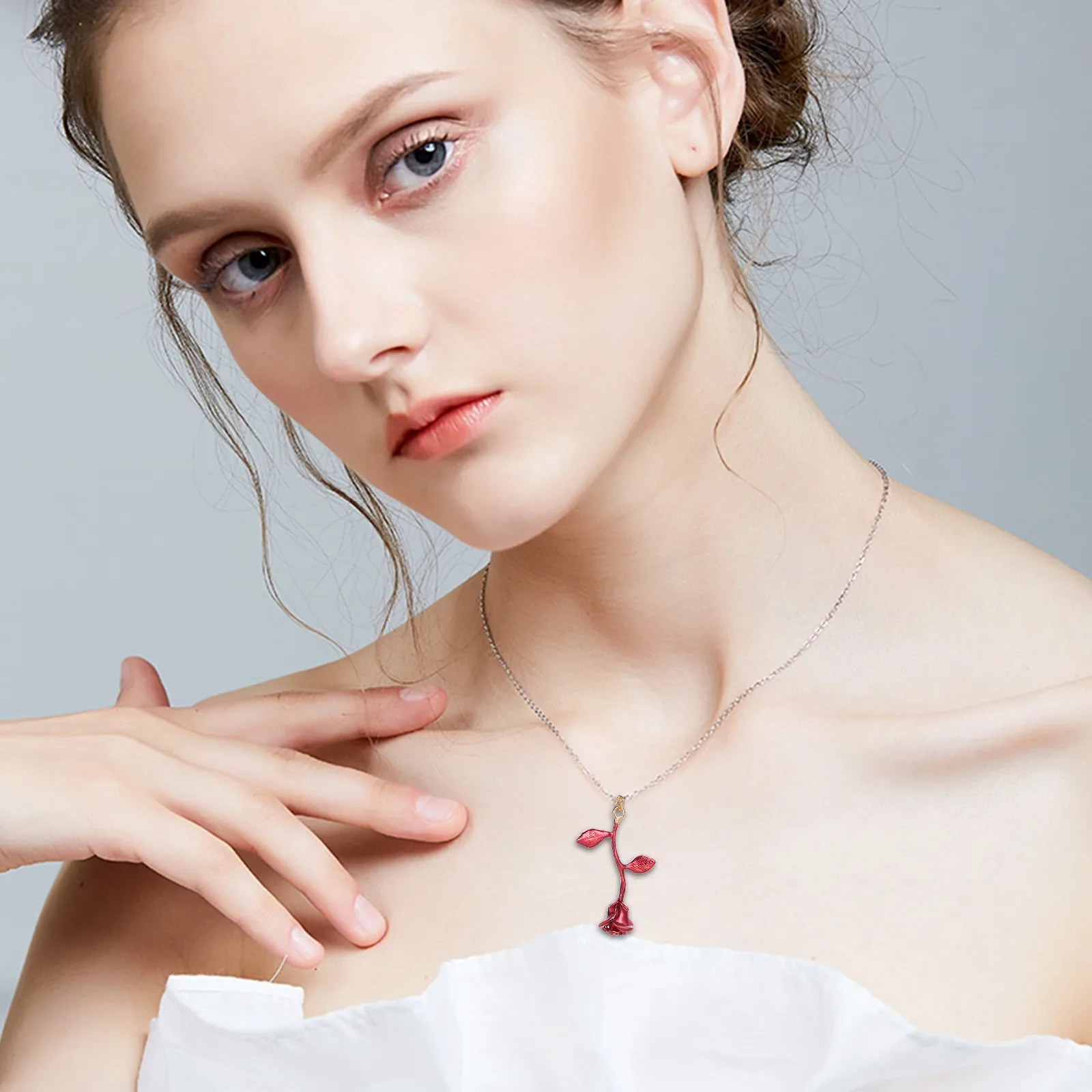 

Design Inlaid Simple Women Jewelry Necklace Ladies Pendant Necklace Gift