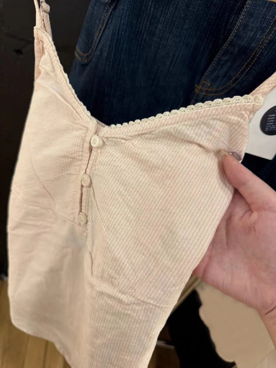 Майка женская в розовую полоску хлопок кружевная отделка v-образный вырез без