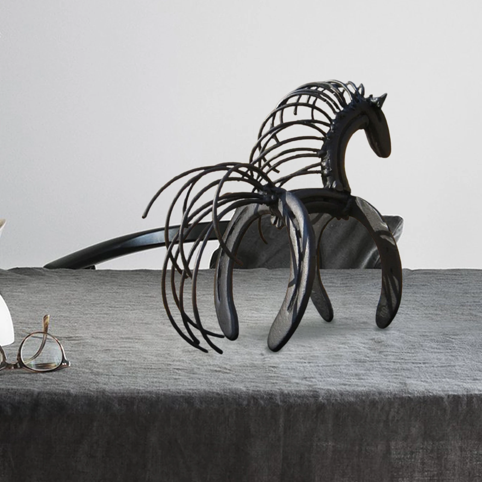 

Horse Statues Modern Home Decoration Figurine Art Crafts Standing Horse Statue Metal Horseshoe Decor for Bookshelf Fireplace