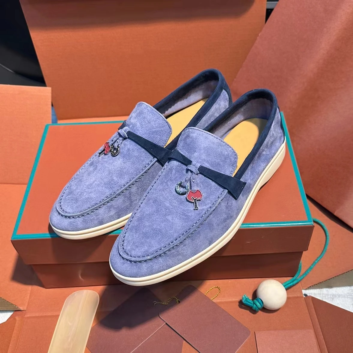 Кроссовки женские кожаные круглый носок замша без каблука повседневная обувь