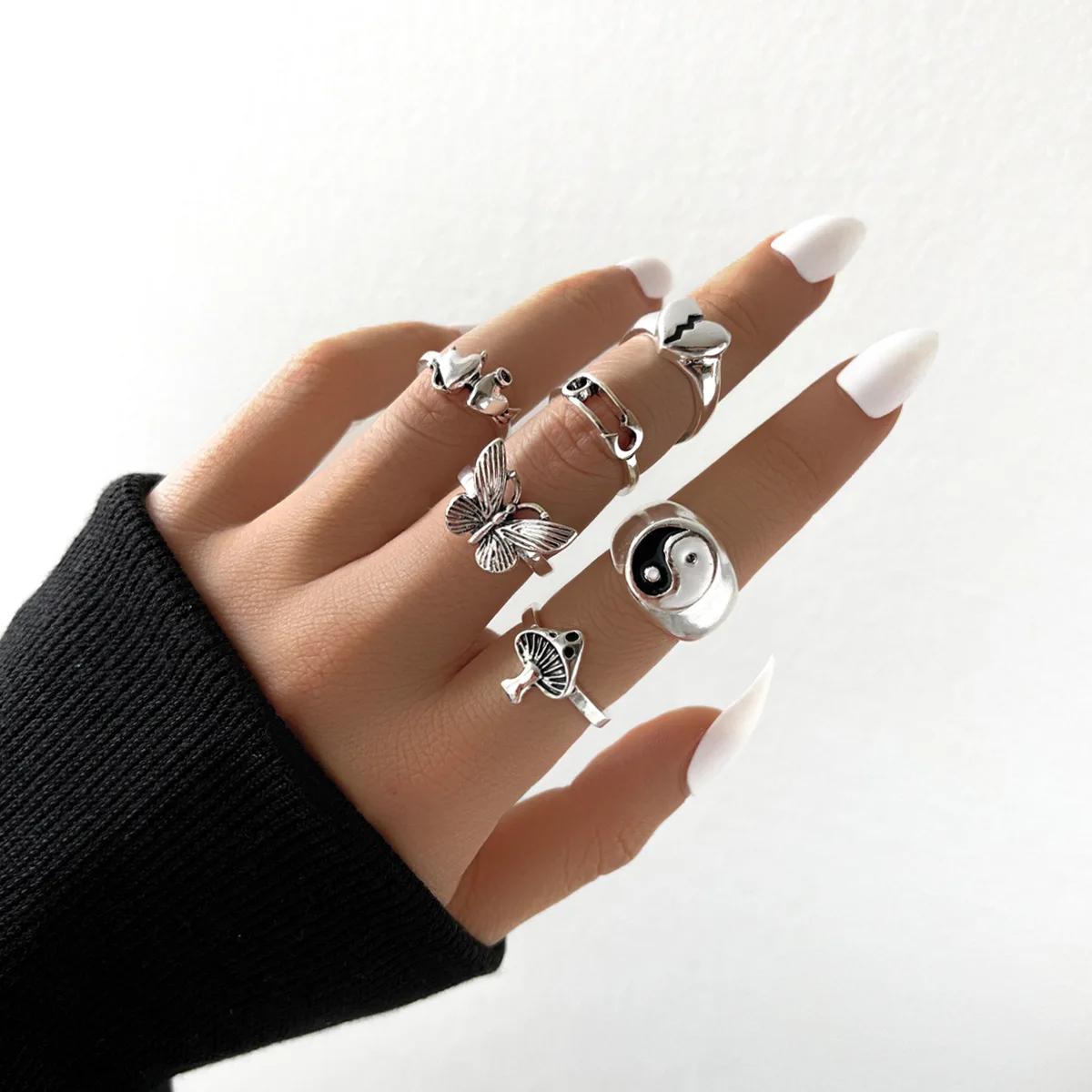 

6Pcs Jewelry Personality Retro Love Butterfly Mushroom Gossip Trend Ring Set Female Jewelry Hip Hop Punk Accessories Fashion New