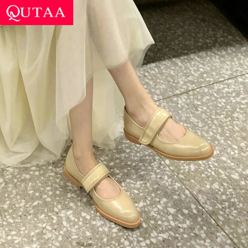 

QUTAA 2022 Flat Heel Round Toe Buckle Spring Autumn Female Shoes Cow Patent Leather Fashion Women Mary Janes Size 34-40
