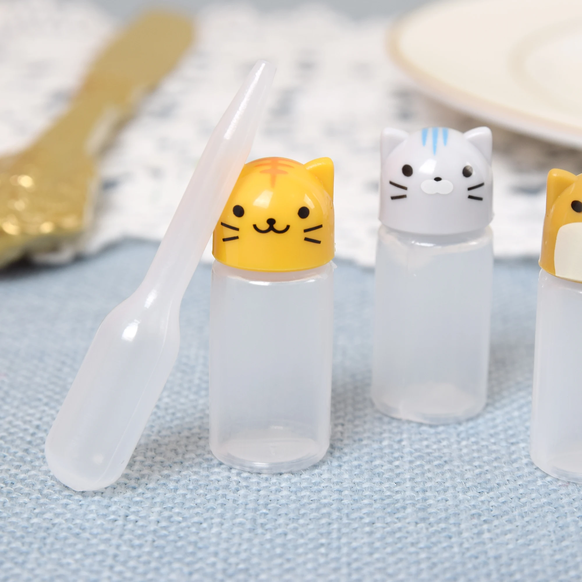 

3pcs/set Mini Seasoning Sauce Bottle Small Containers Lovely Cat Dog Bottles For Bento Lunch Box Kitchen Jar Accessories Cartoon