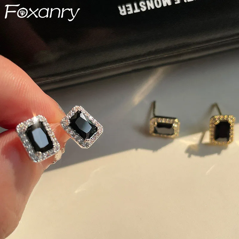 

DAYIN Sparkling Black Zircons Stud Earrings for Women New Fashion Simple Geometric Handmade Bride Jewelry Prevent Allergy