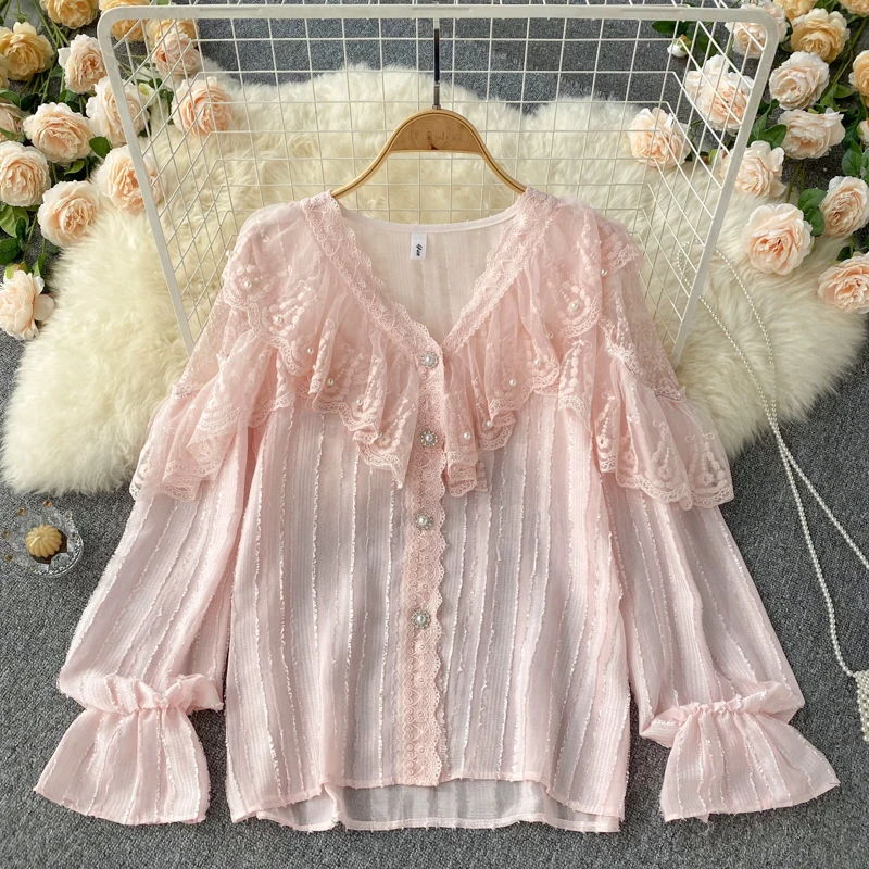 

Новинка Весна 2022 Корейская версия универсальная модная кружевная блузка с V-образным вырезом Женские рубашки элегантная нижняя одежда в иностранном стиле