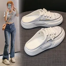 

Женские босоножки с полуприцепом, новинка 2023, Повседневная модная маленькая белая обувь с полуприцепом и кружевом, сандалии для женщин