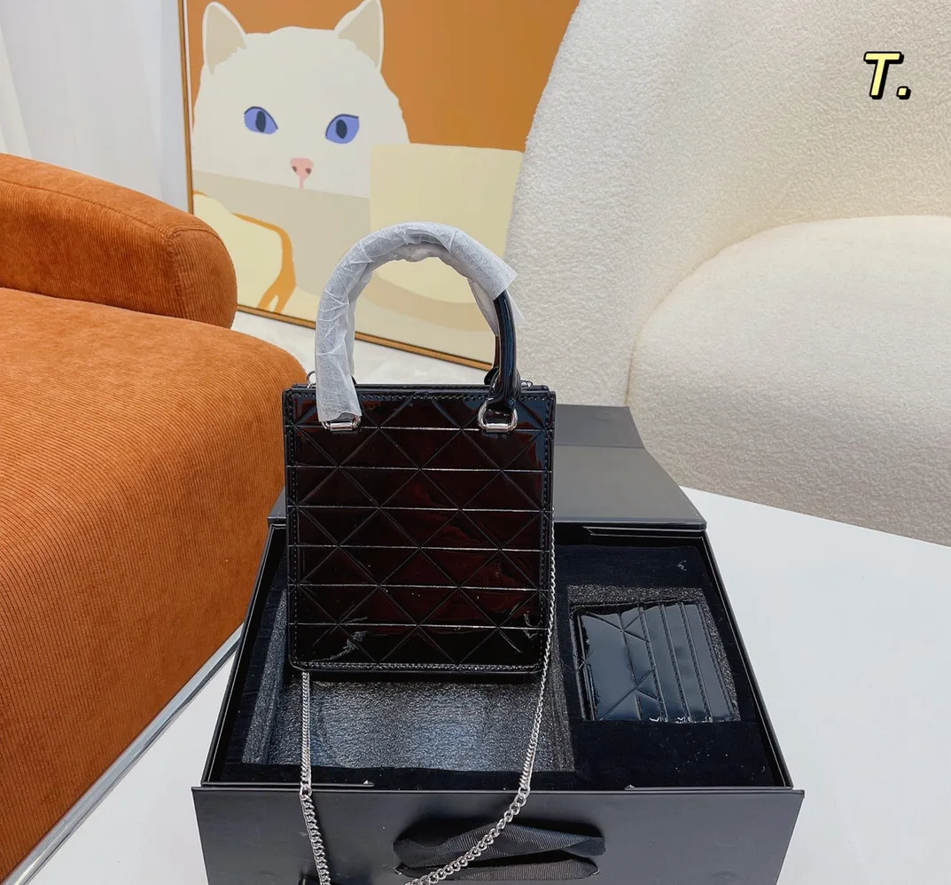 Women's bag  new mirror portable Tote Bag triangle small square bag high sense three-dimensional Single Shoulder Messenger Bag