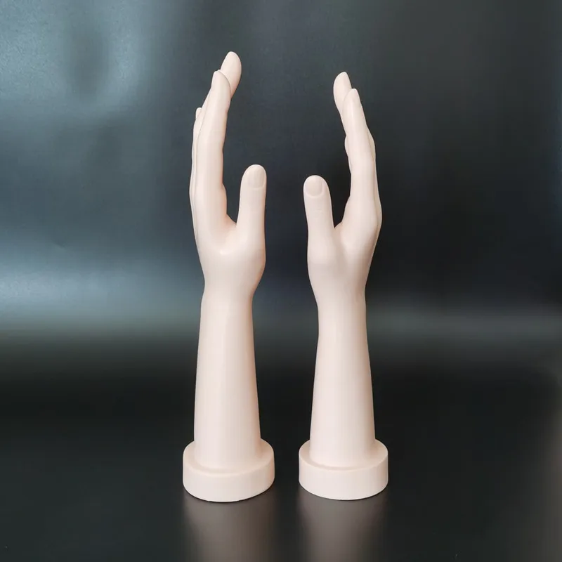 Пара женских манекен для демонстрации перчаток браслетов колец и украшений на