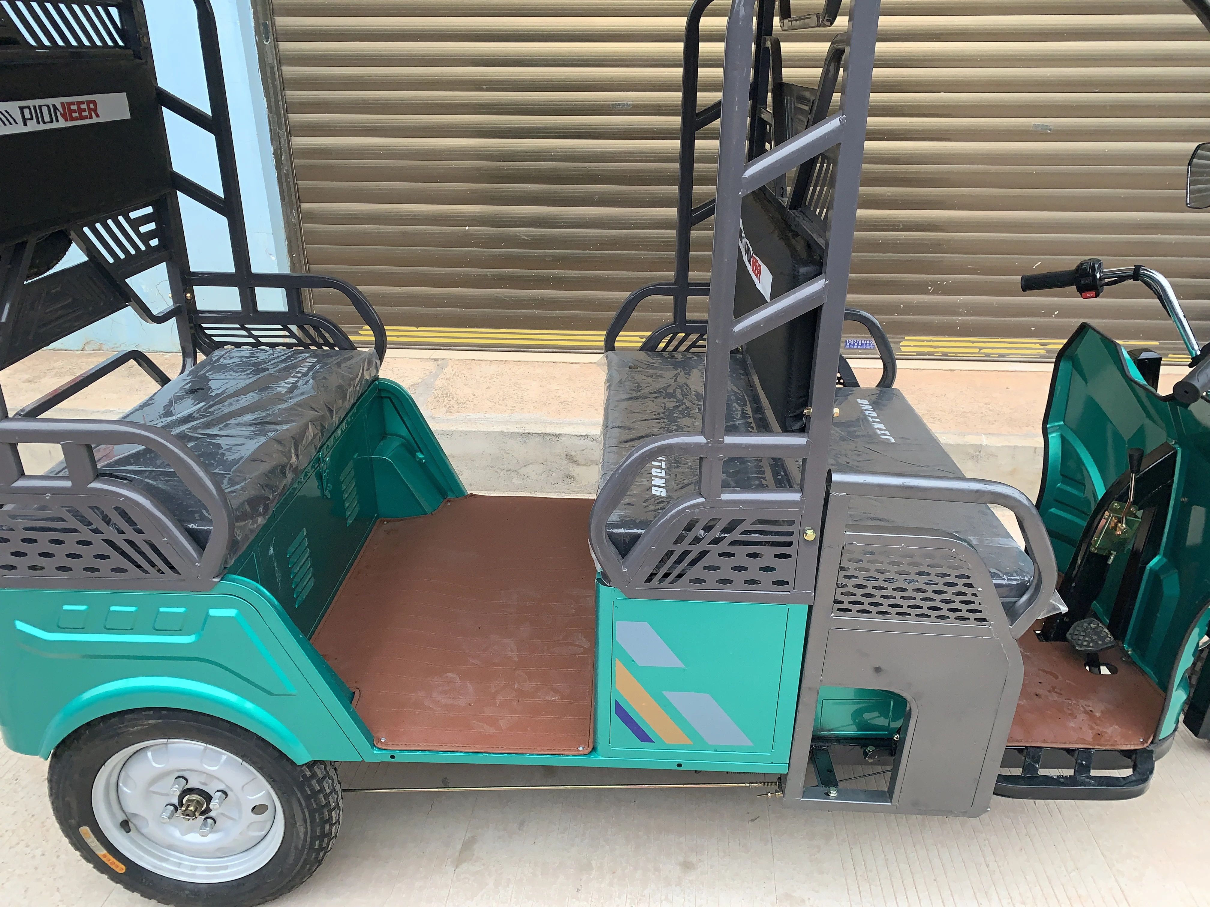 Хит продаж безопасный и популярный электрический рикша для пассажиров