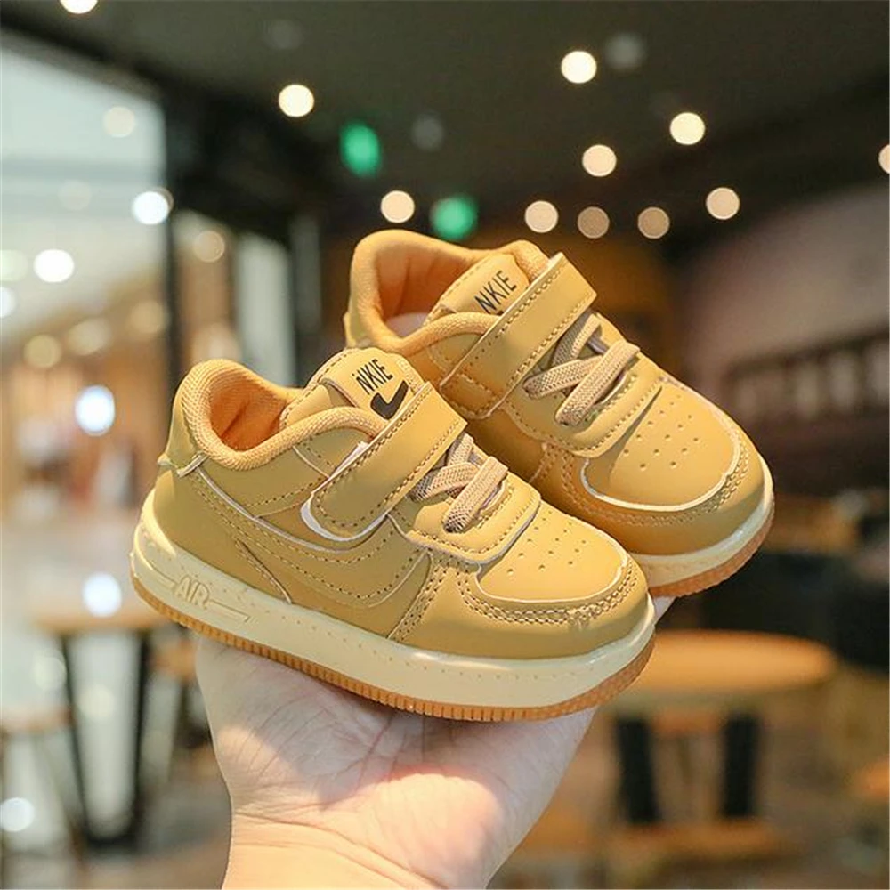 

2022 Hot Sales Cool Pure First Walkers Classic Cute Patchwork Fashion Baby Boys Girls Shoes Infant Tennis Lovely Sneakers