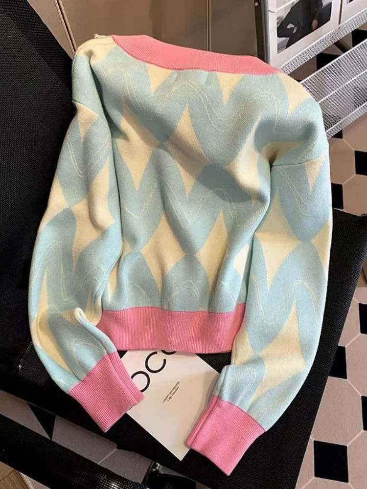 Рисунок 6 - Женский трикотажный кардиган с длинным рукавом