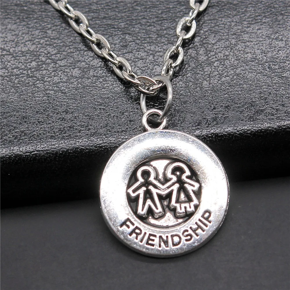 

Fashion Simple Vintage Antique Silver Color 19x16mm Holding Hands Friendship Pendant Necklace For Women