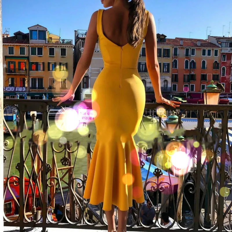 

2021 New Summer Dress Women Yellow Sexy Backless Tight Waist Slim Sleeveless Fishtail Party Dresses Ladies Bodycon Vintage hot