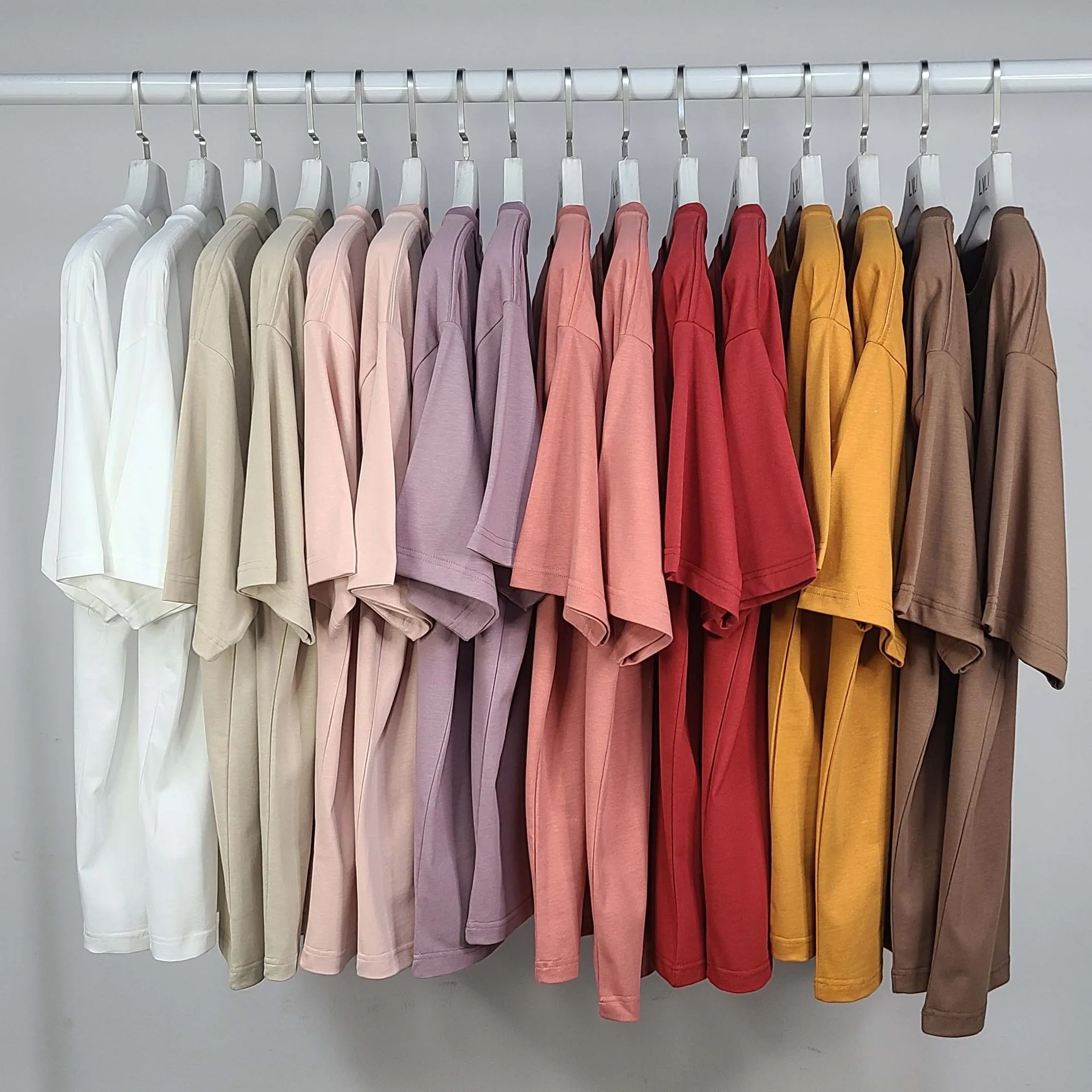 

The new spring 2022 t-shirts printed logo pure color with short sleeves