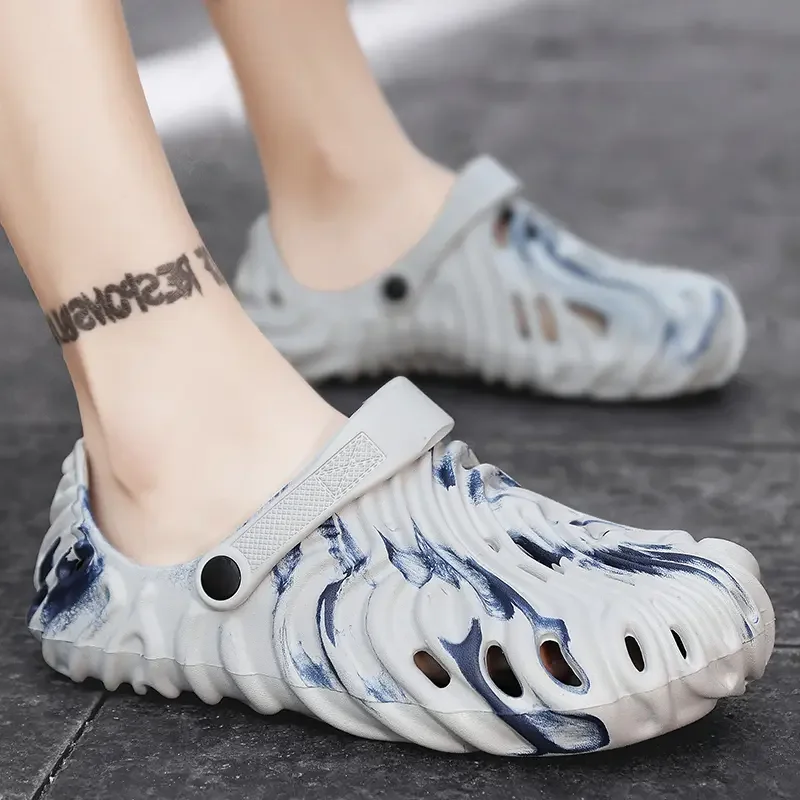 

Men Causal Summer Sandals EVA Garden Clogs Sandals Soft Memory Hospital Shoes Men Slip On Beach Water Slippers Zapatos Hombre