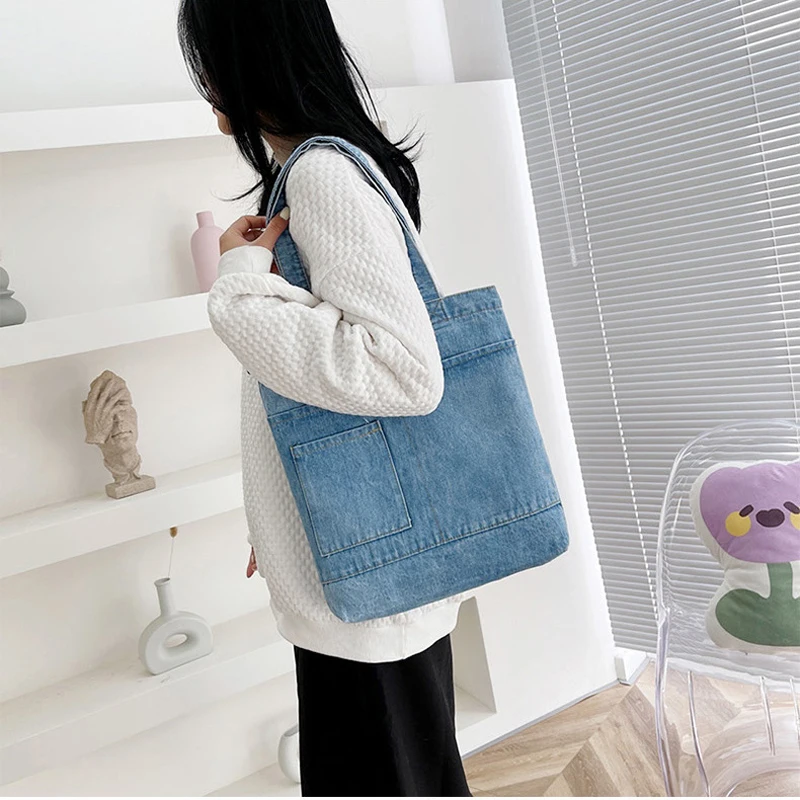 

Вместительная джинсовая сумка-тоут для студентов колледжа, повседневный тоут на плечо среднего размера для подростков, шоппер с карманом и ...