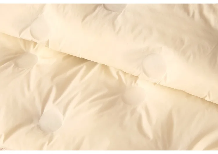 Женский зимний пуховик с цветочным узором