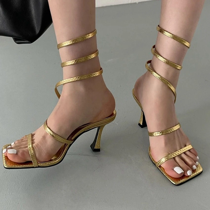 

Женские босоножки с квадратным носком, сандалии из ткани со змеиным ремешком и блестками вечерние на высоком каблуке, лето 2022