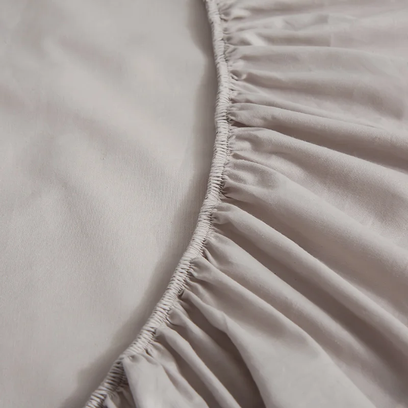 Простыня однотонная хлопчатобумажная универсальная с резинкой наматрасник