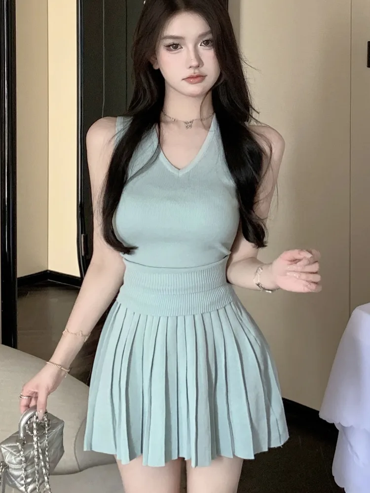

Girls Sweet Knitted Two Piece Set For Women Sexy Vest Top + High Waist Pleated Skirt Sets Elegant Fashion Sweater 2 Piece Suits