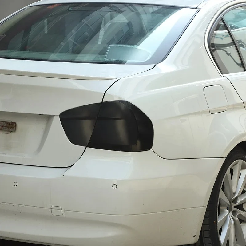 Фото Для BMW 3 серии E90 2005-2008 годов: затемненные черные накладки на задние фонари (стоп-сигналы, указатели поворота, фонари заднего хода) №1