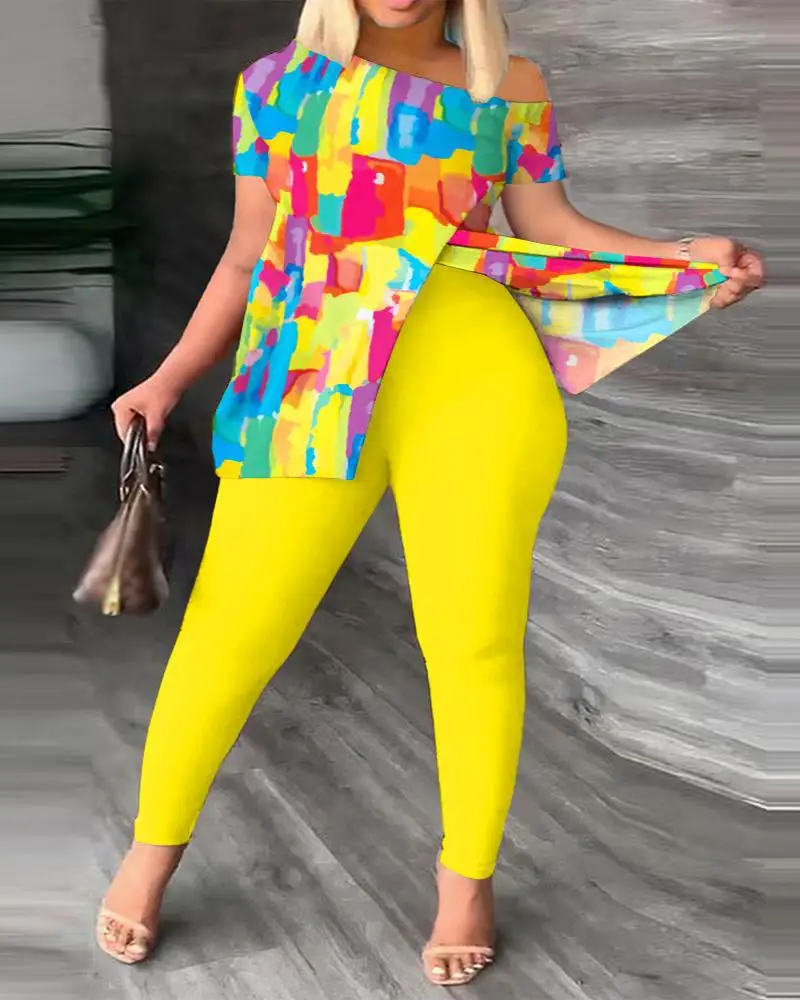

Летний модный комплект из двух предметов с принтом, женская футболка с открытыми плечами и коротким рукавом с разрезом, леггинсы, облегающи...