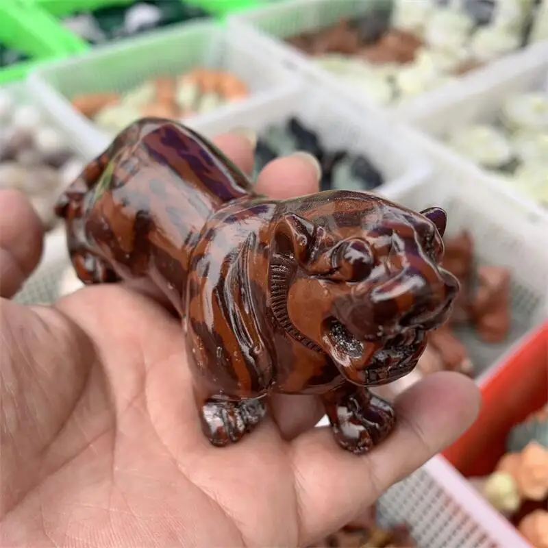 

Natural Red Obsidian Hand-Carved Animals Tiger Carved Crystal Ornaments Home Decorations Halloween Gifts