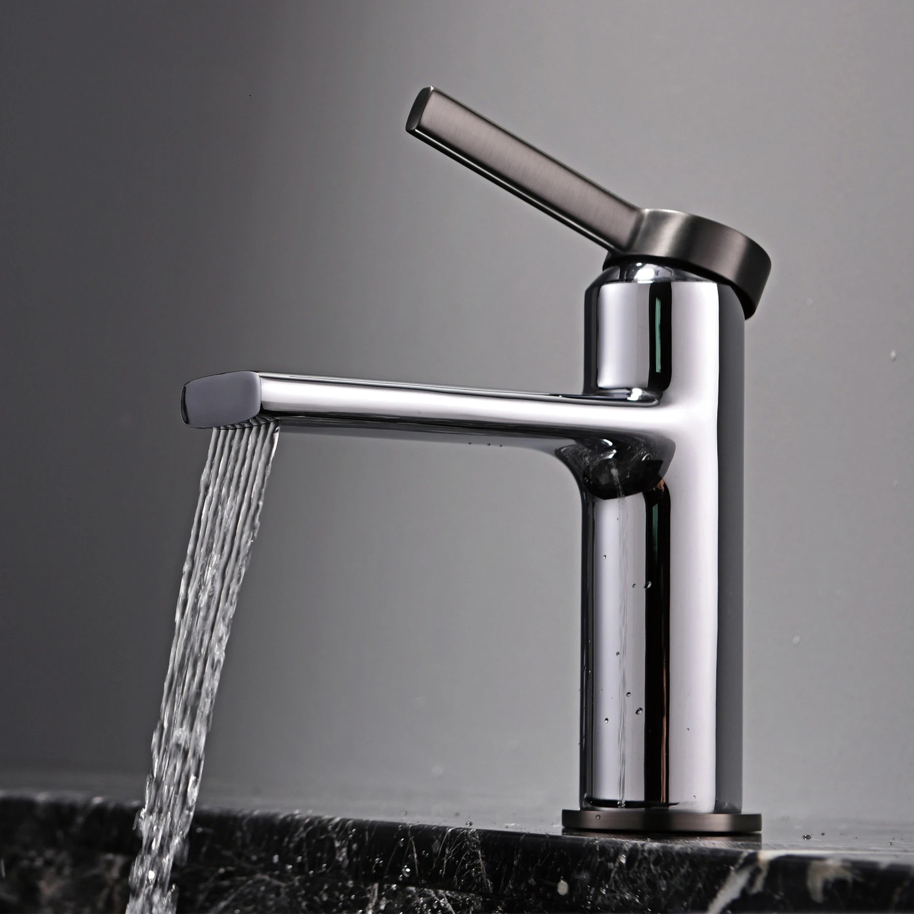

Brass Bathroom Faucet Black Waterfall Basin Faucet Cold and Hot Splash Proof Water Tap Hole Bath Tap Chrome Gold Finished