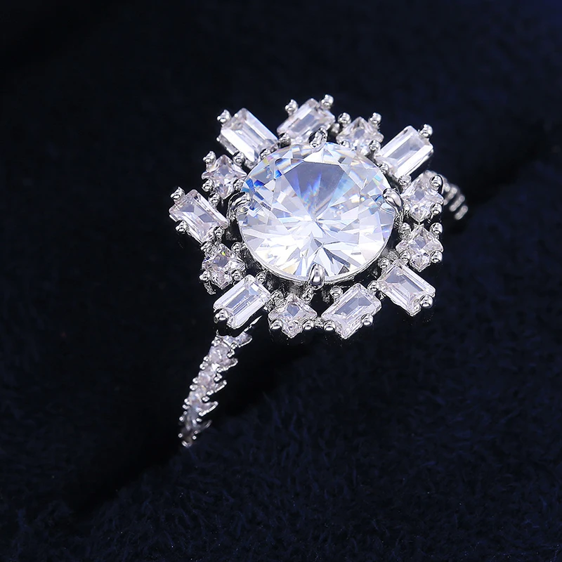 

New Luxury Trendy Silver Plated Geometric Crystal Rings For Women Shine White CZ Stone Inlay Fashion Jewelry Wedding Party Gift