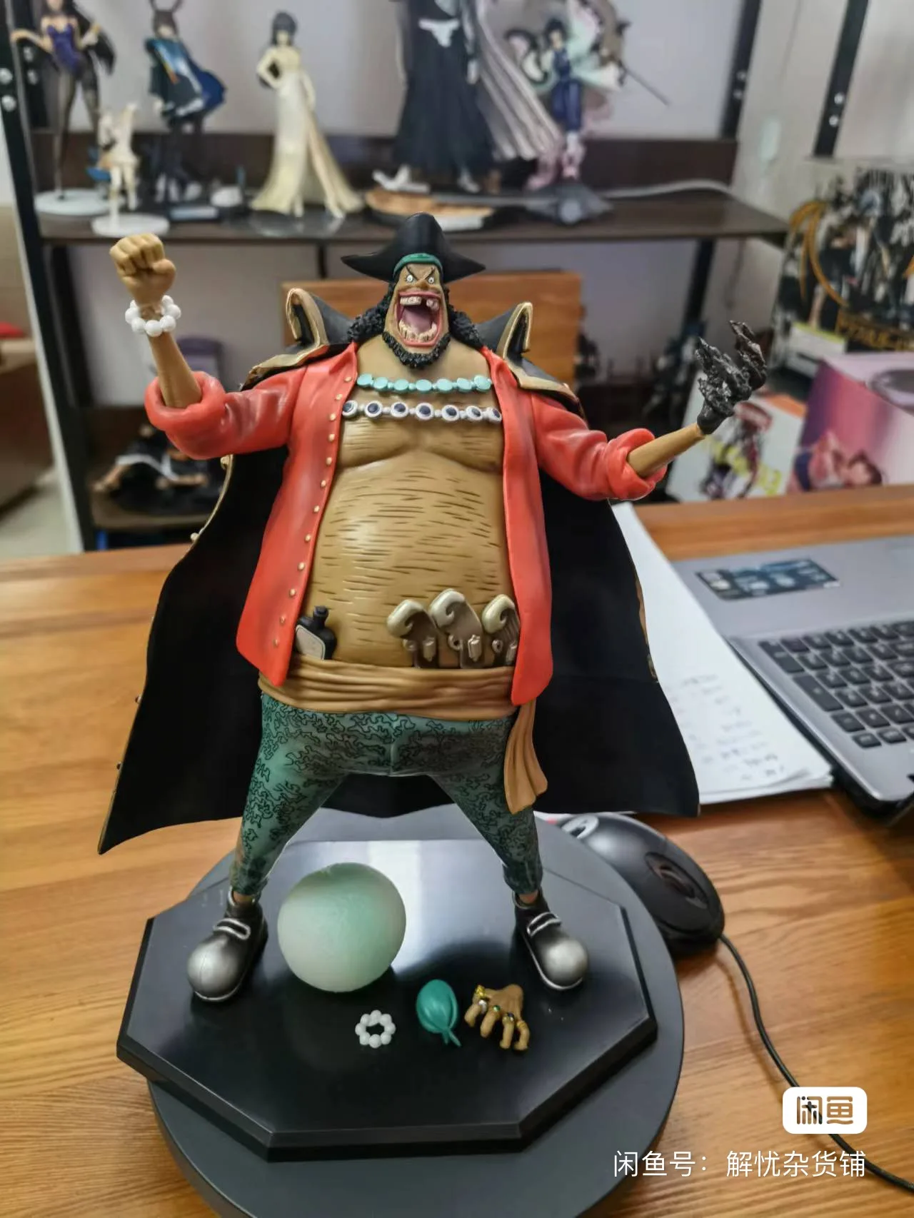 Фигурки героев аниме черная борода 27 см