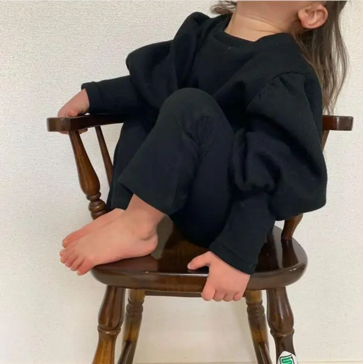 

2022 South Korean Girl Leg Sleeve T-shirt Top And Stretch Flared Pants Two-piece Set Kids Clothes Girls