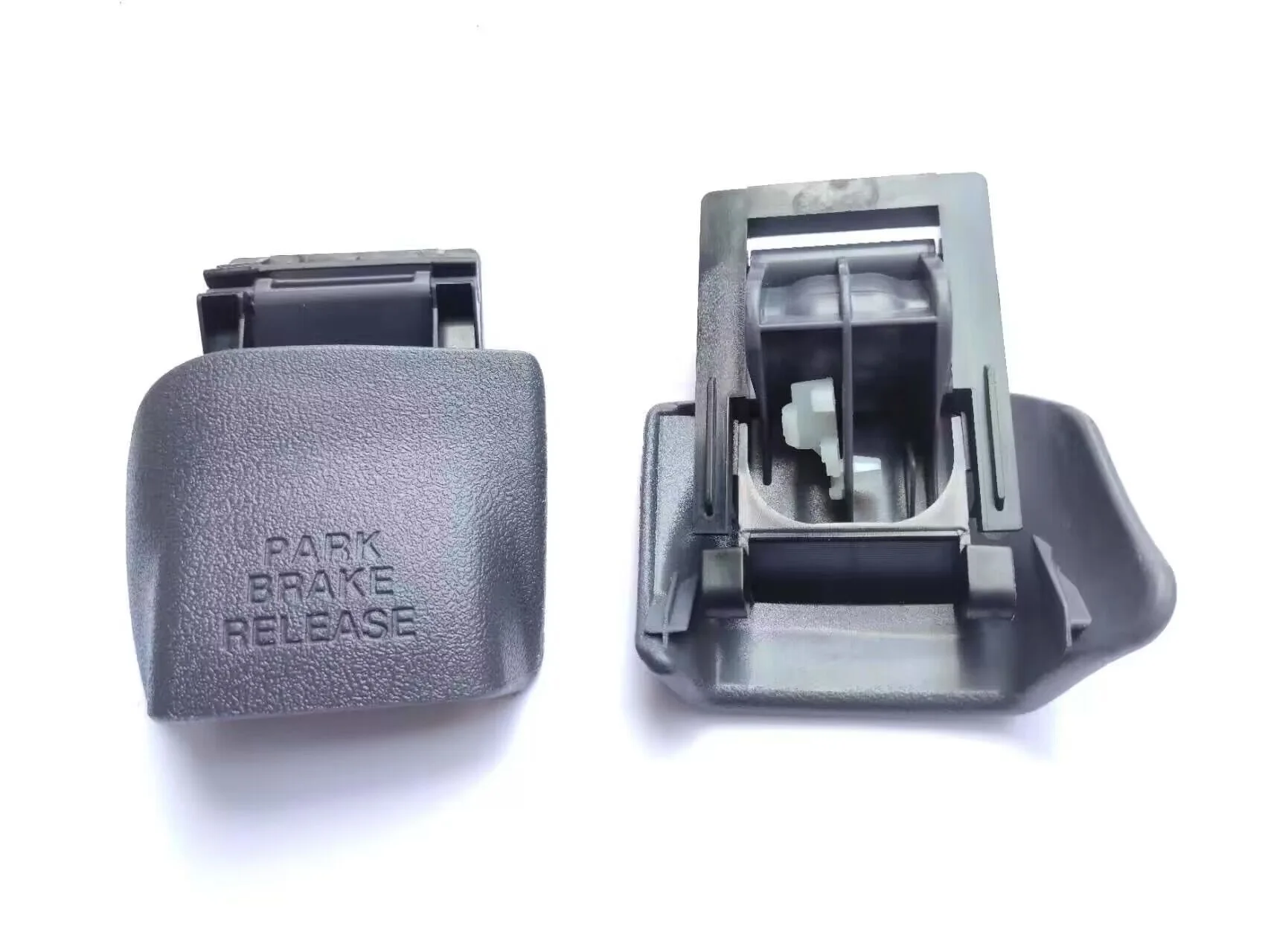 

1pc For 1998-2002 Dodge RAM Button (handbrake cable) 0RU38RC8AA RU38RC8AA 0RU38LAZAA RU38LAZAA