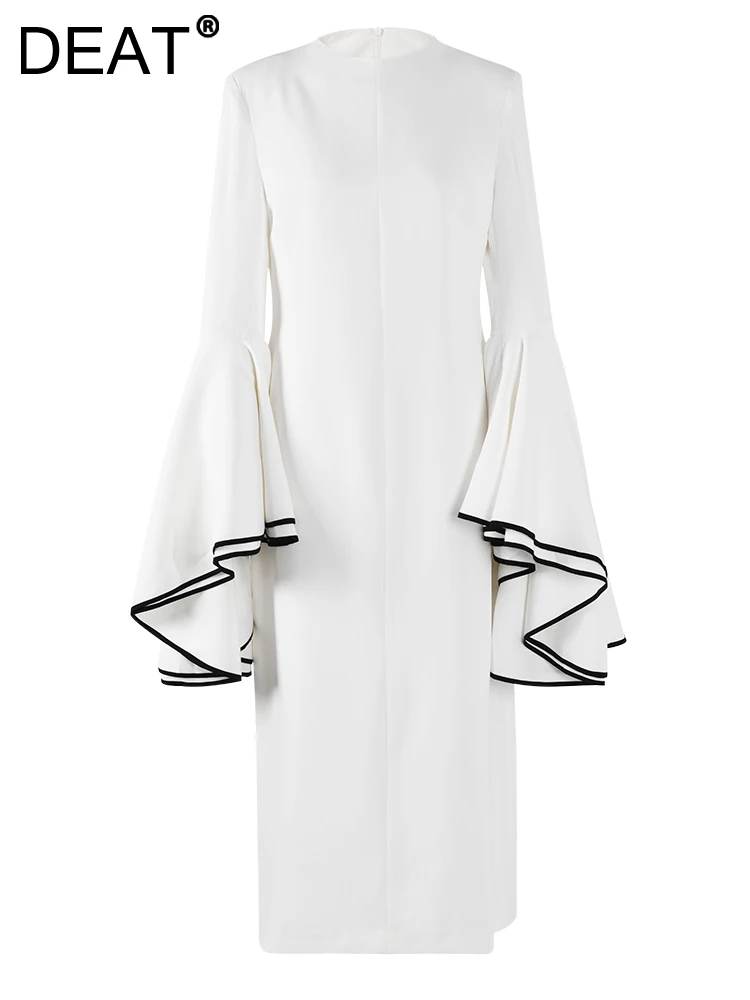 

Женское длинное платье с рукавами-фонариками и высоким воротником