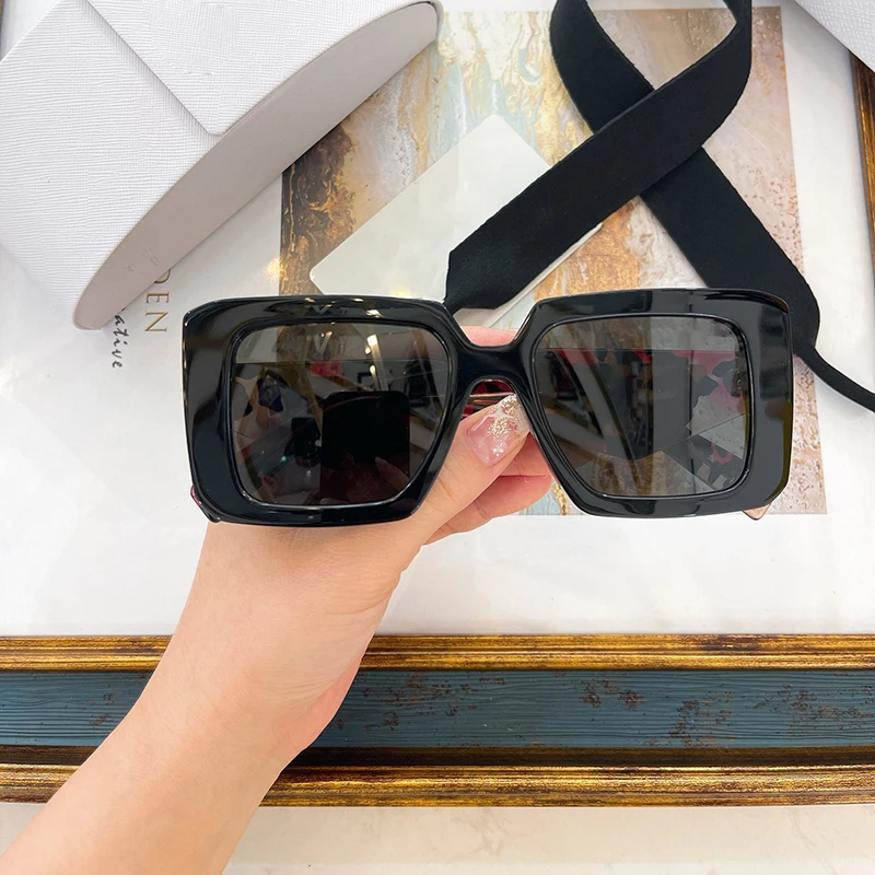 

2022 Italy Luxury Brand Women's Sunglasses Vintage Square Frame Eyewear Designer Trendy Fashion Elegant Female EyeGlasses
